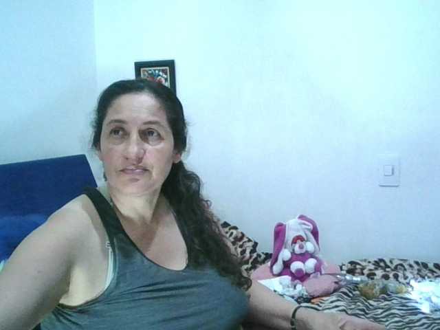 le modèle Ximenajimenez est en webcam porno dans un show sur le site bongacams, il possède les tags suivants: Latino/Hispanic,Brunette,Hairy