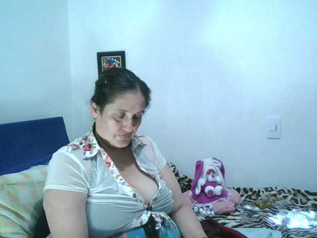 Ximenajimenez's BongaCams show and profile