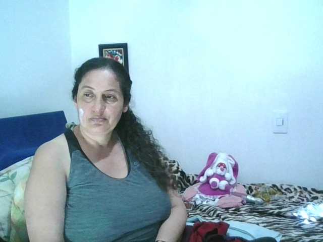 le modèle Ximenajimenez est en webcam porno dans un show sur le site bongacams, il possède les tags suivants: Latino/Hispanic,Brunette,Hairy