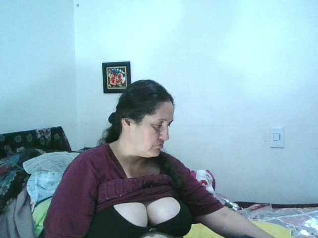 Ximenajimenez's BongaCams show and profile