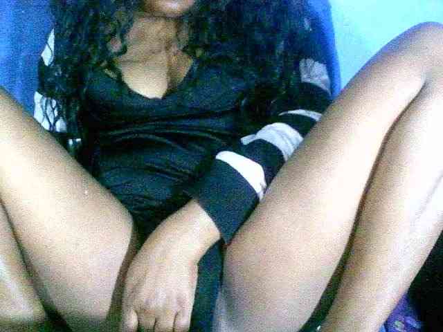 MaelahLove webcam