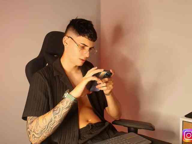 god-drake0 Live Webcam on BongaCams