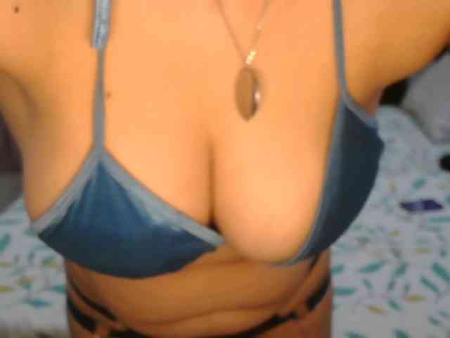 aditichopra webcam