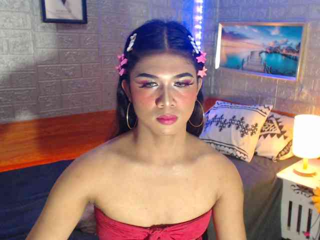 SLIMarriane Live Webcam on BongaCams