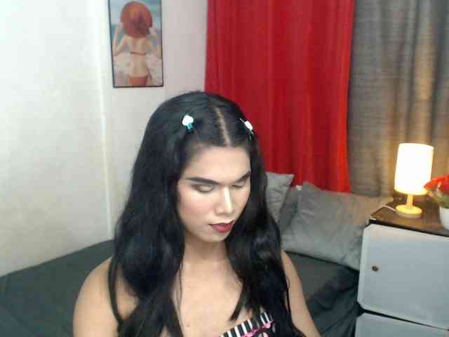 SLIMarriane Live Webcam on BongaCams