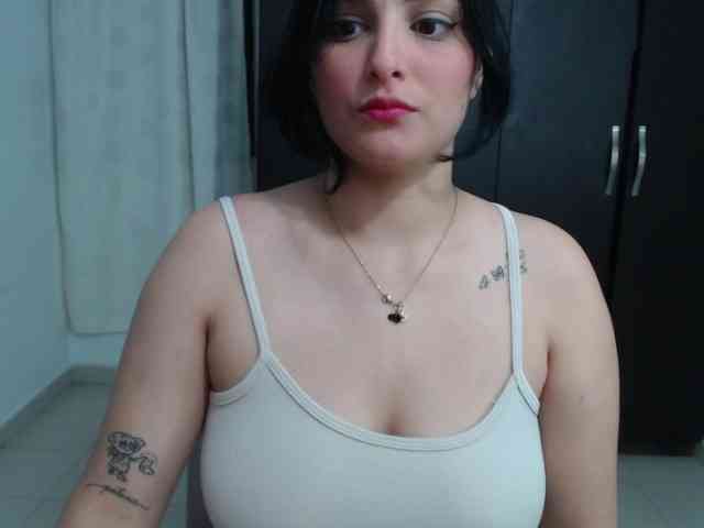 cristal-hot07 Live Webcam on BongaCams
