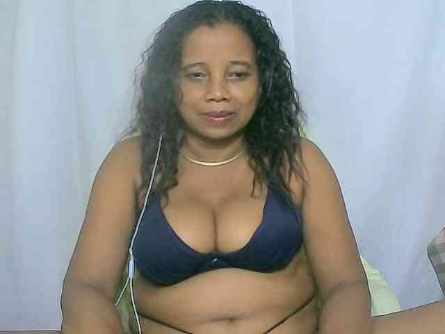 Group chat for 40 tokens, Full privates for 60 89 tokens, Privates for 30 5..., chat rooms 7