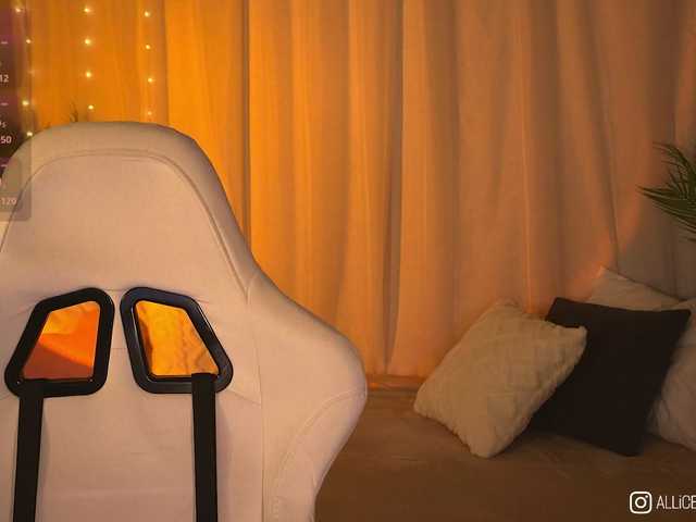 1-Babyfox's BongaCams show and profile