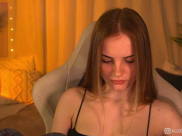 1-Babyfox's BongaCams show and profile