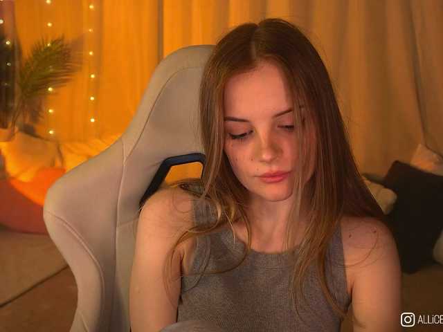 1-Babyfox's BongaCams show and profile