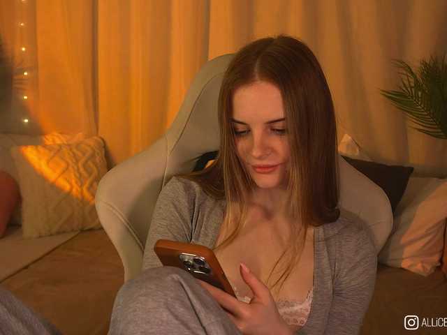 1-Babyfox's BongaCams show and profile