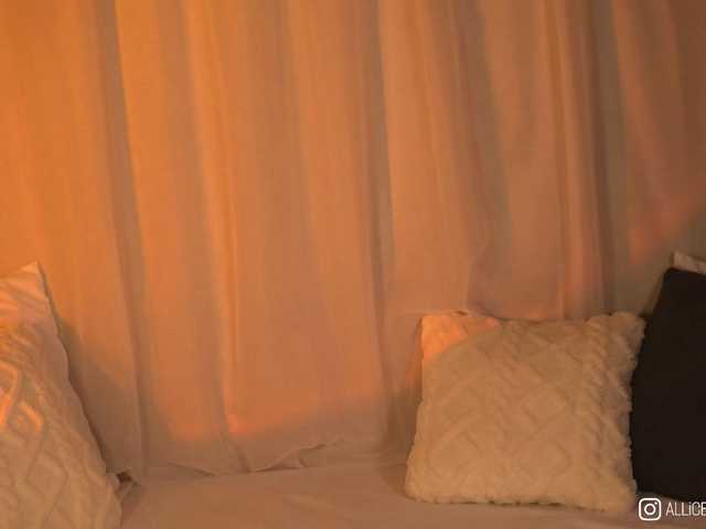 1-Babyfox's BongaCams show and profile