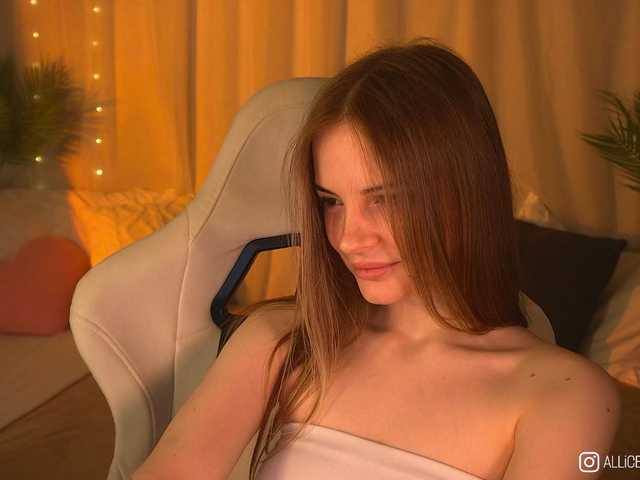 1-Babyfox's BongaCams show and profile