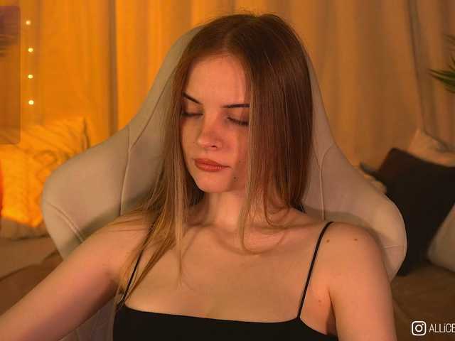 1-Babyfox's BongaCams show and profile