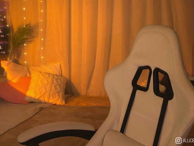 1-Babyfox's BongaCams show and profile