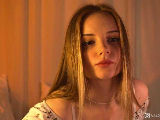 1-Babyfox's BongaCams show and profile