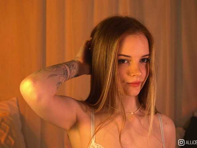 1-Babyfox's BongaCams show and profile