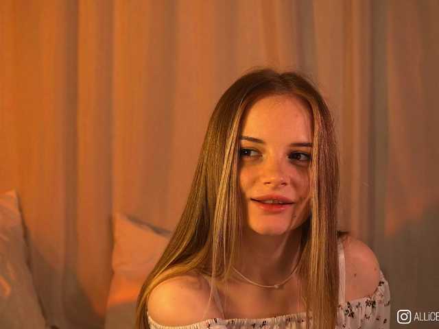 1-Babyfox's BongaCams show and profile