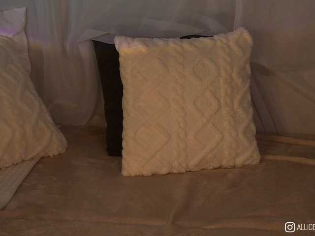 1-Babyfox's BongaCams show and profile