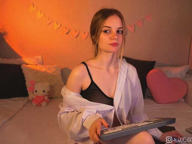 1-Babyfox's BongaCams show and profile