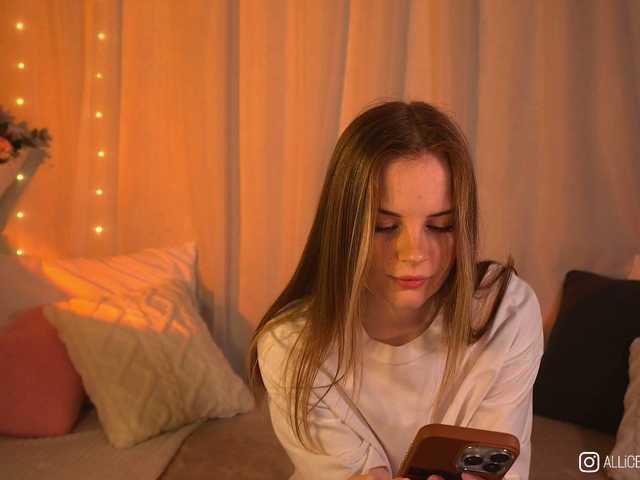 1-Babyfox's BongaCams show and profile