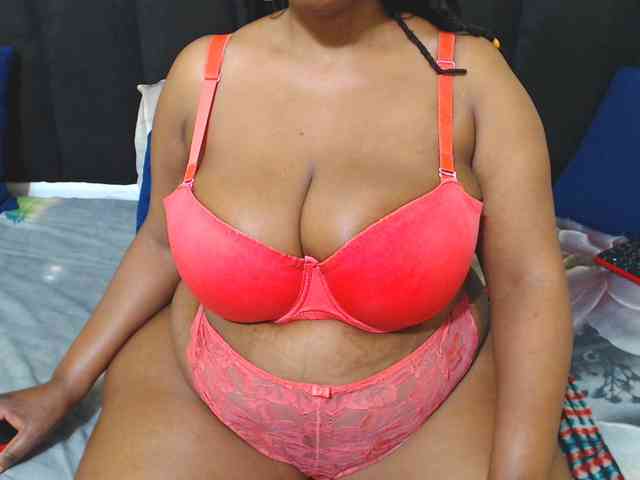 EBONYWILDASS webcam