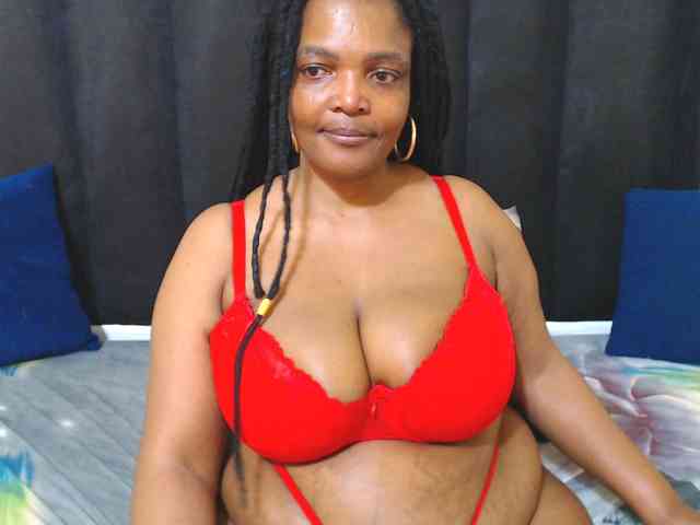 EBONYWILDASS webcam