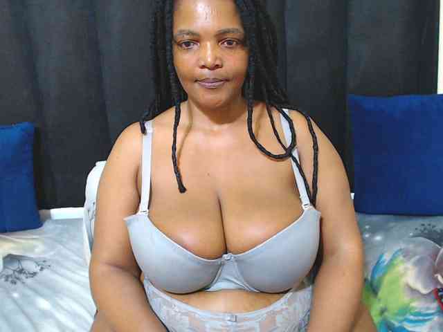 EBONYWILDASS webcam