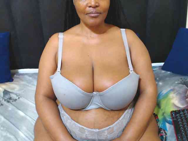 EBONYWILDASS webcam