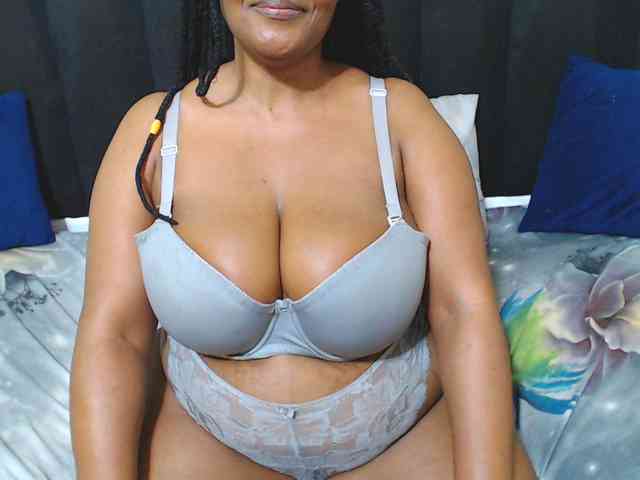 EBONYWILDASS webcam