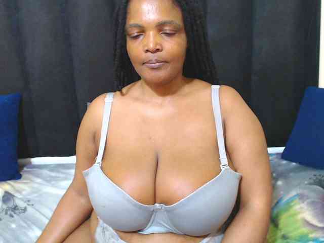 EBONYWILDASS webcam