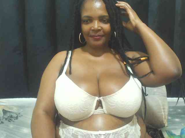 EBONYWILDASS webcam