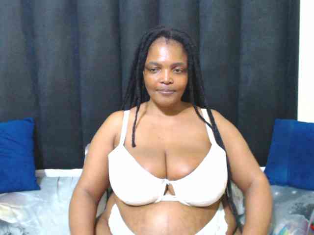 EBONYWILDASS webcam