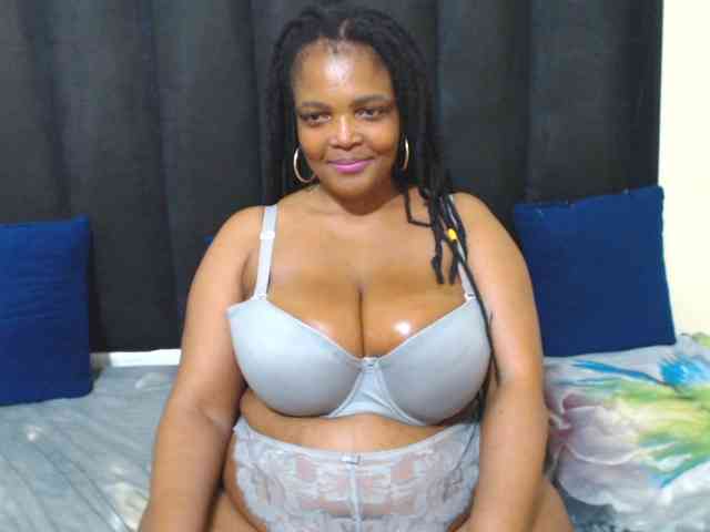 EBONYWILDASS webcam