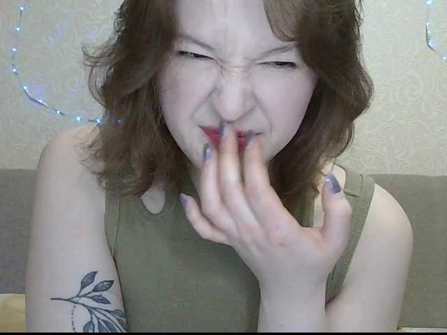 -Evmenida's BongaCams show and profile