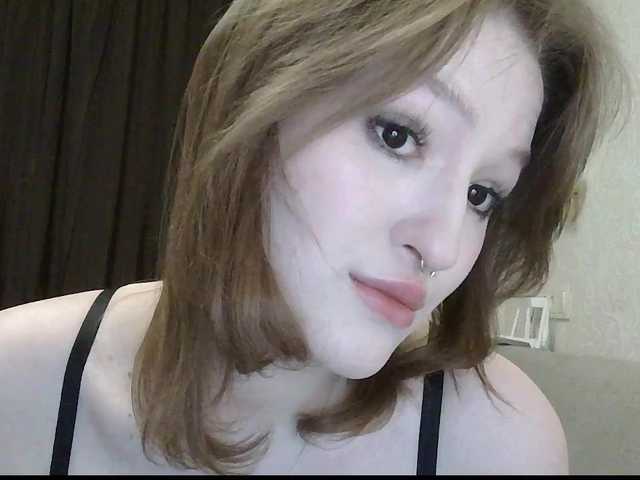 -Evmenida's BongaCams show and profile