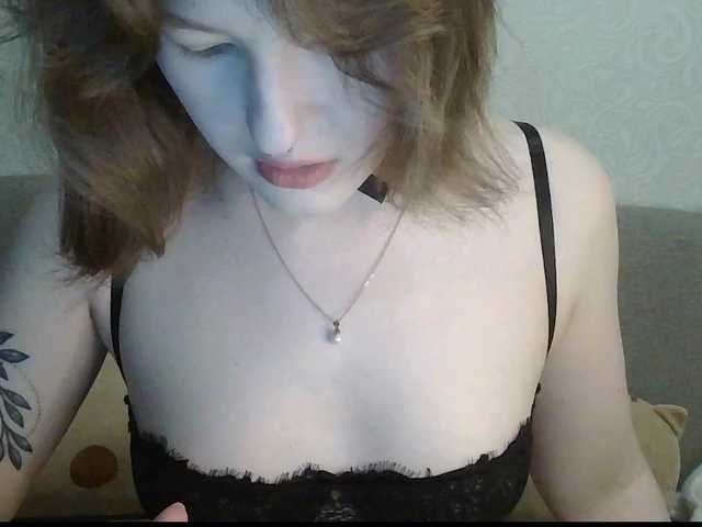 -Evmenida's BongaCams show and profile