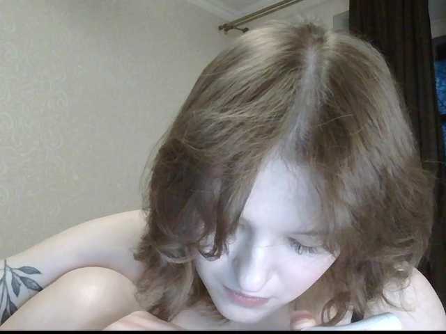 -Evmenida's BongaCams show and profile