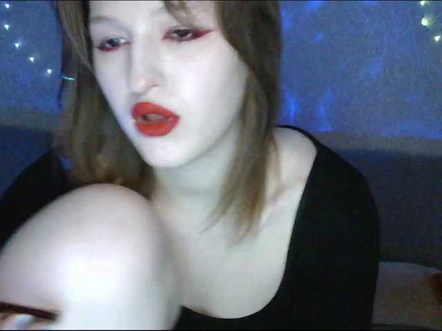 -Evmenida's BongaCams show and profile
