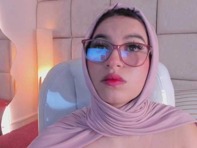  Raniia chat room