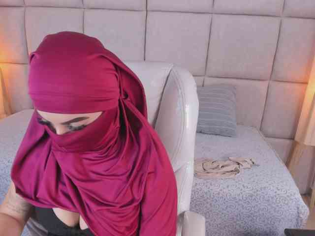 Raniia Live Webcam on BongaCams