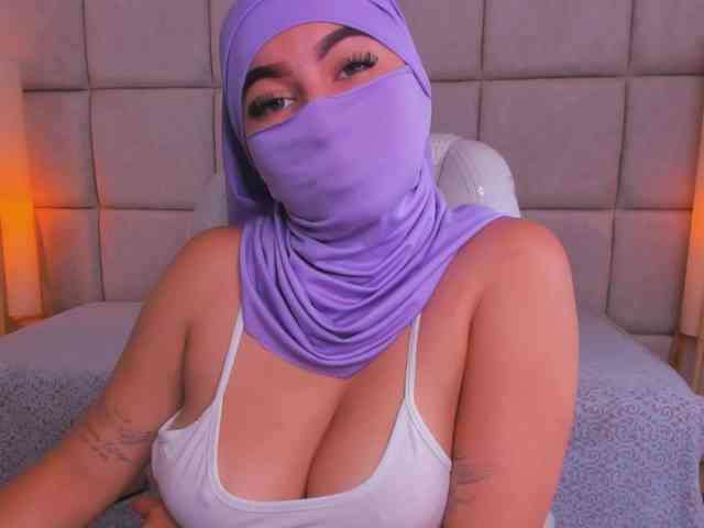 Raniia Live Webcam on BongaCams