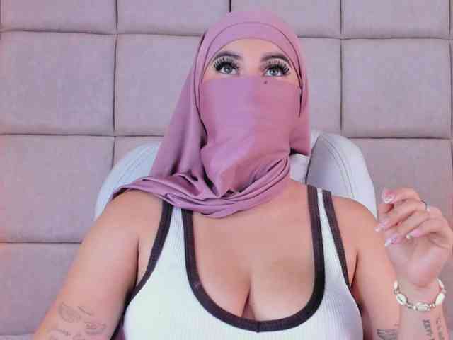 strip chat room Raniia