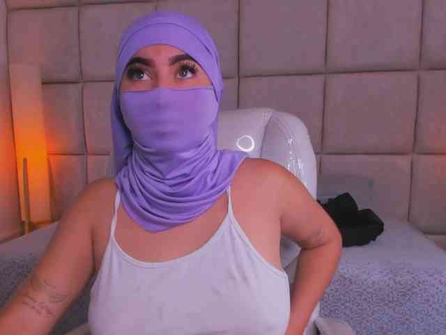 Raniia Live Webcam on BongaCams