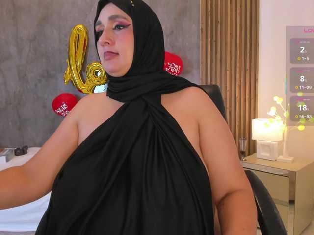 HijabiMilf from BongaCams is Freechat