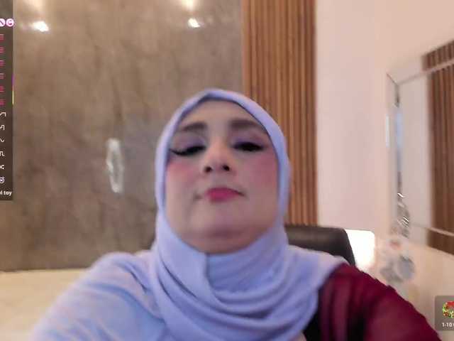 HijabiMilf's BongaCams show and profile