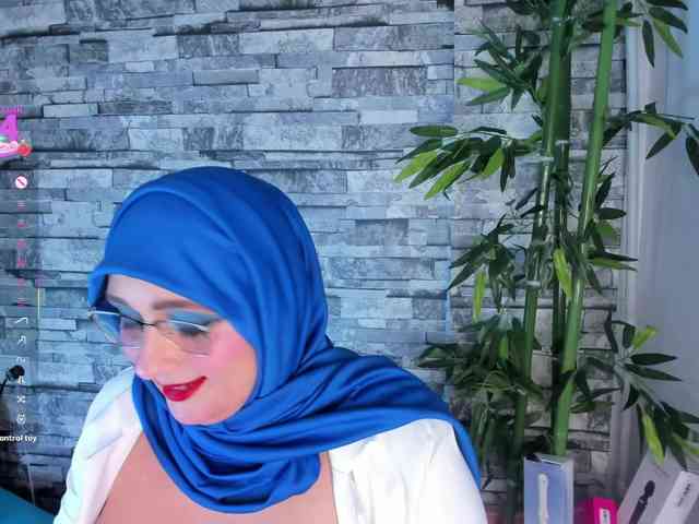 HijabiMilf webcam
