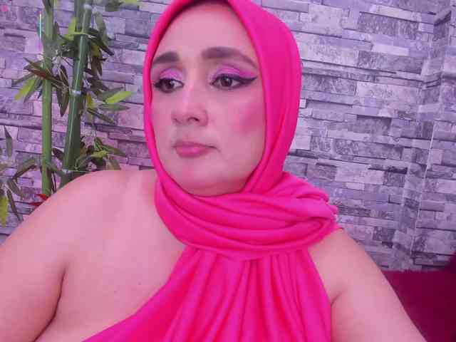 HijabiMilf webcam