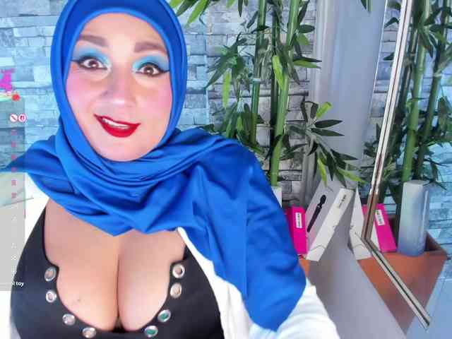 HijabiMilf webcam