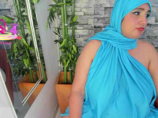 HijabiMilf webcam